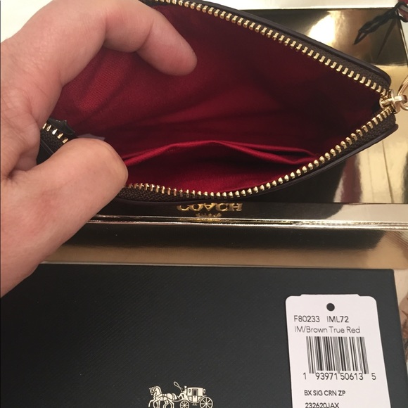 COACH Wristlet 🆕 - Picture 5 of 7